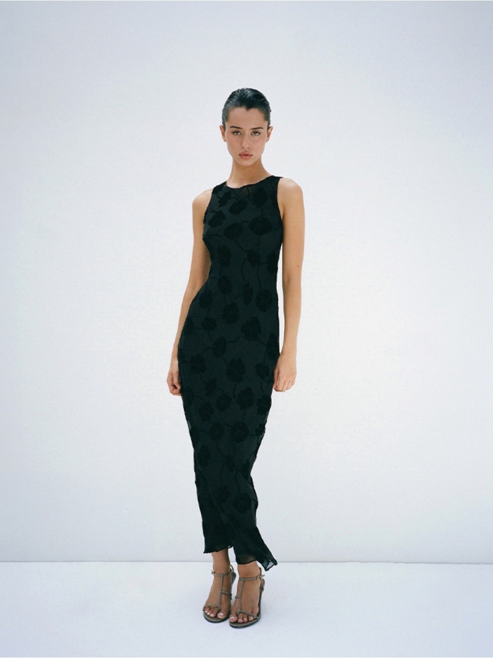 THE CARLA IN LILY DEVORÉ NOIR SZ XXS